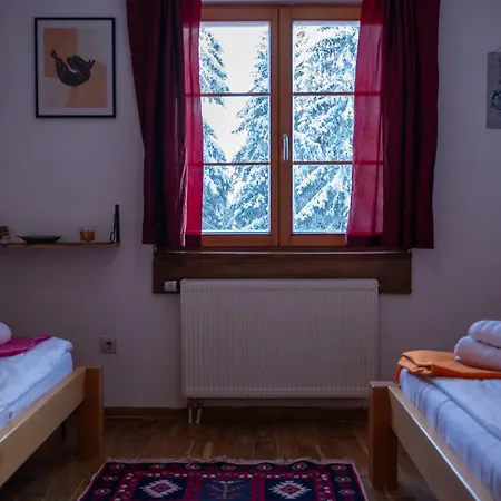 Gora Bed and breakfast 3*