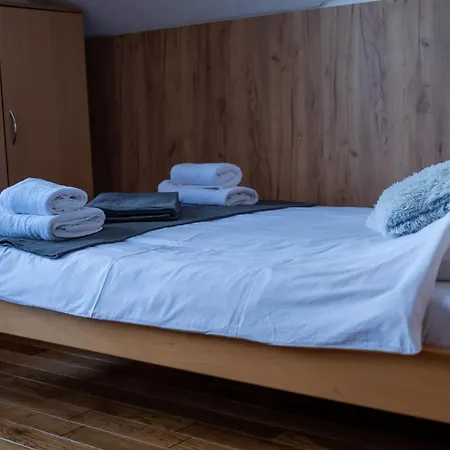 Bed and breakfast Gora 3*